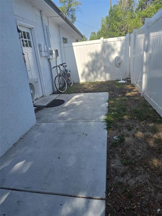 Active With Contract: $430,000 (4 beds, 2 baths, 1339 Square Feet)