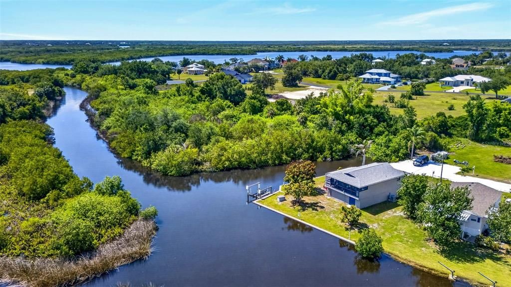 На продажу: $389,000 (2 спален, 2 ванн, 864 Квадратных фут)