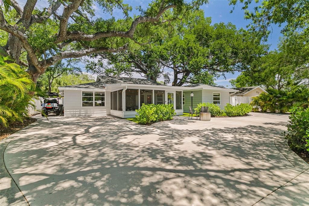 En Venta: $1,575,000 (4 camas, 3 baños, 2757 Pies cuadrados)