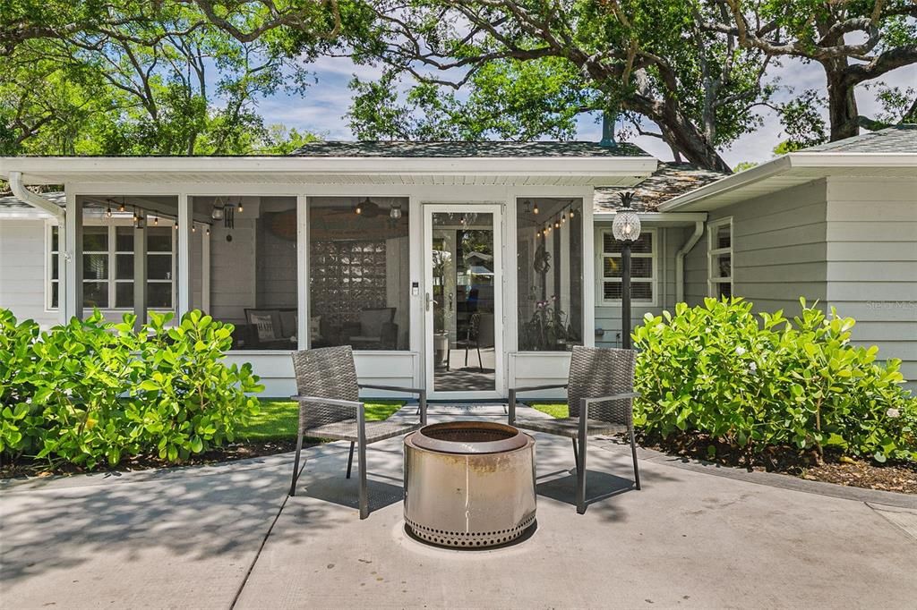 En Venta: $1,575,000 (4 camas, 3 baños, 2757 Pies cuadrados)