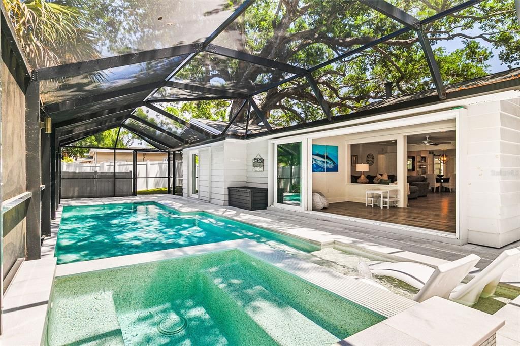 En Venta: $1,575,000 (4 camas, 3 baños, 2757 Pies cuadrados)