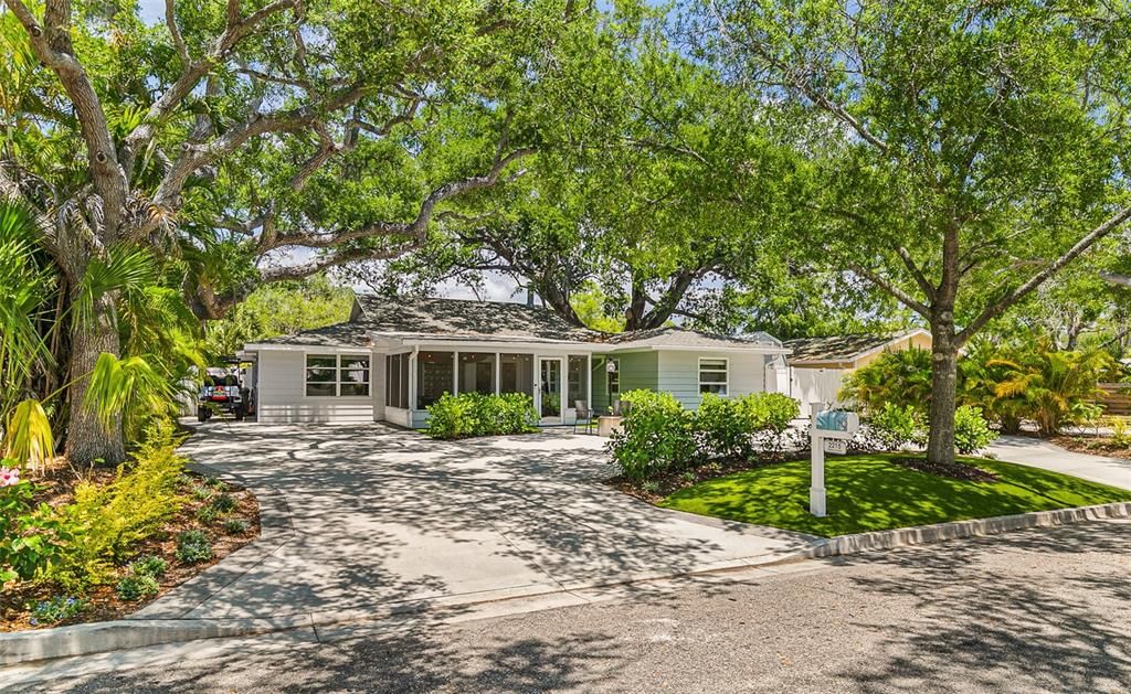 En Venta: $1,575,000 (4 camas, 3 baños, 2757 Pies cuadrados)