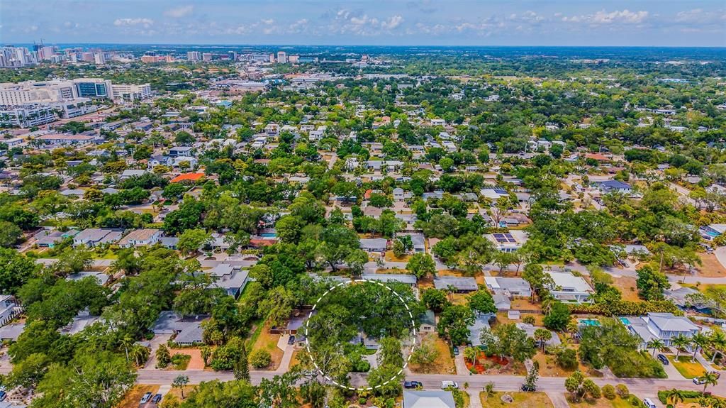 En Venta: $1,575,000 (4 camas, 3 baños, 2757 Pies cuadrados)