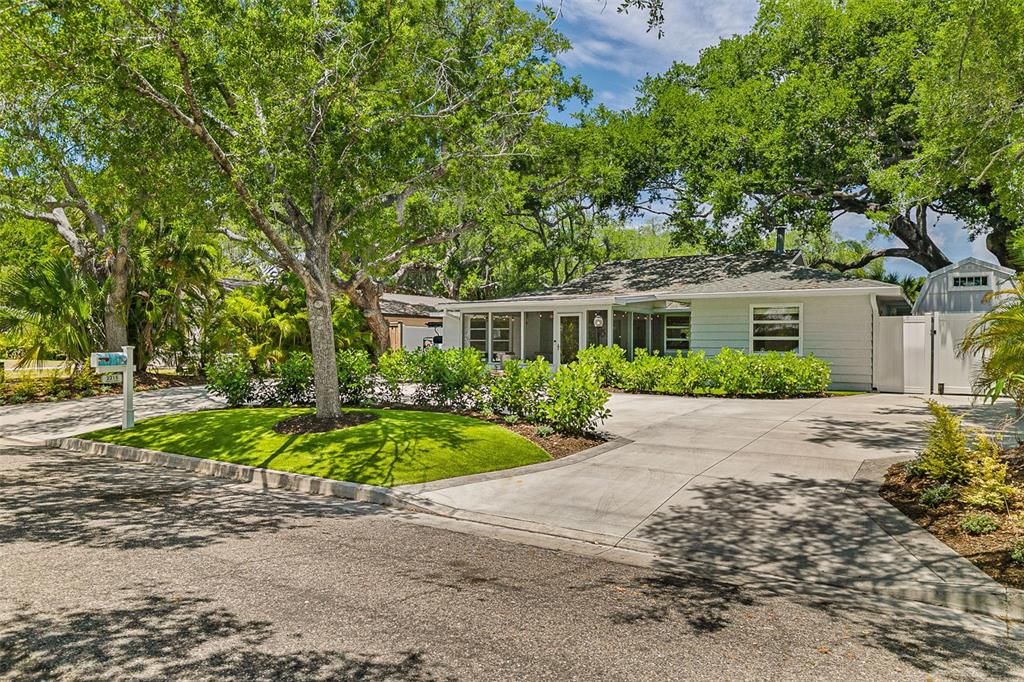 En Venta: $1,575,000 (4 camas, 3 baños, 2757 Pies cuadrados)
