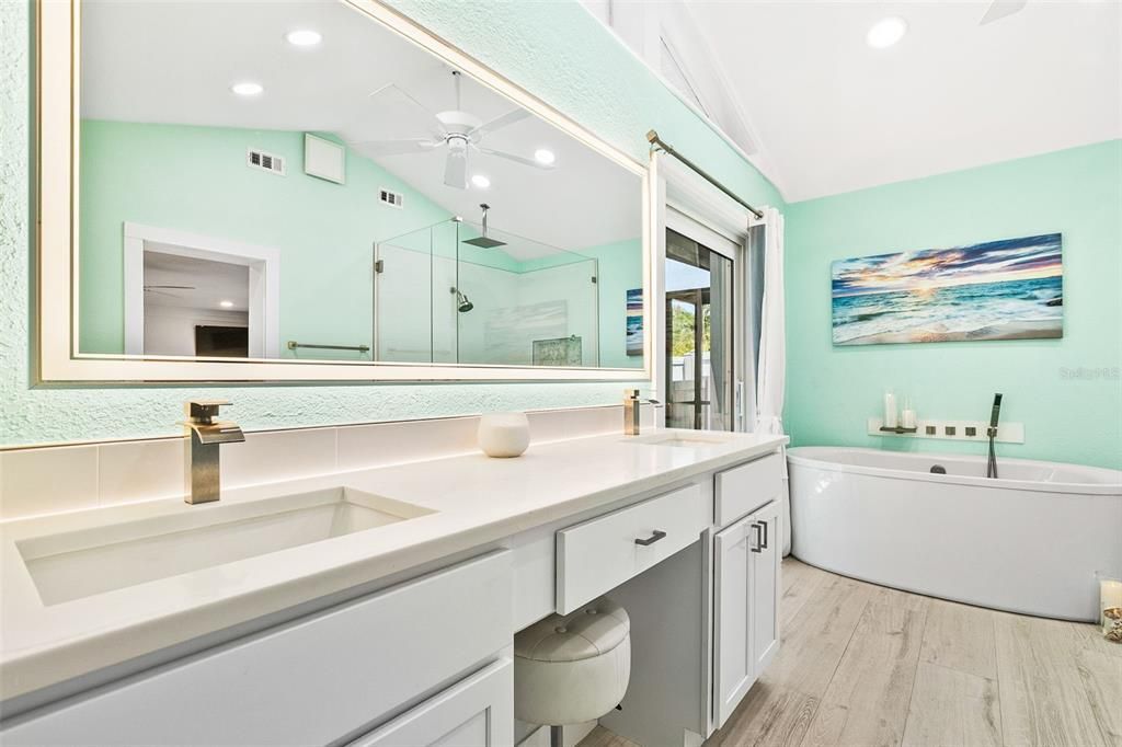 En Venta: $1,575,000 (4 camas, 3 baños, 2757 Pies cuadrados)