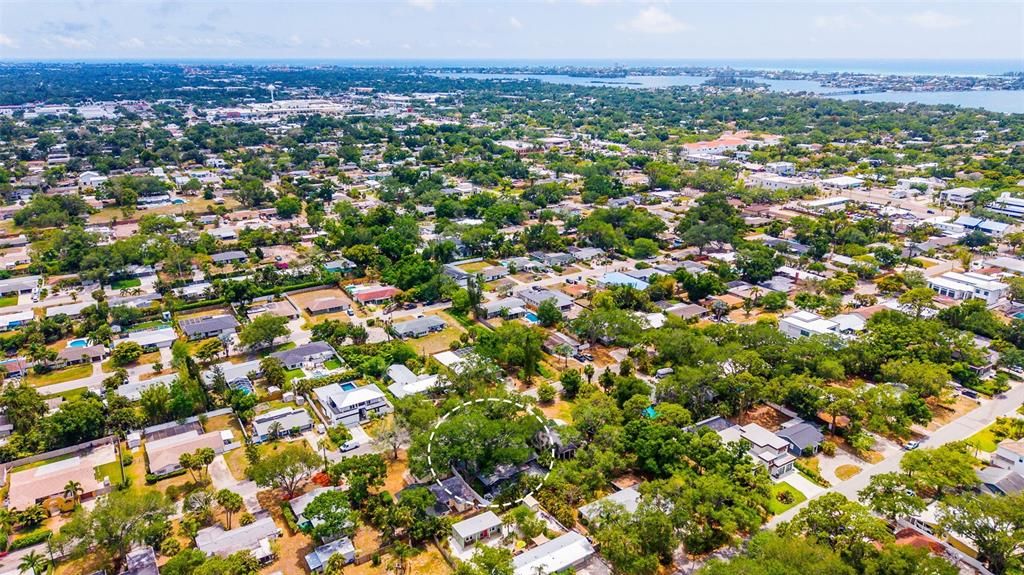 En Venta: $1,575,000 (4 camas, 3 baños, 2757 Pies cuadrados)