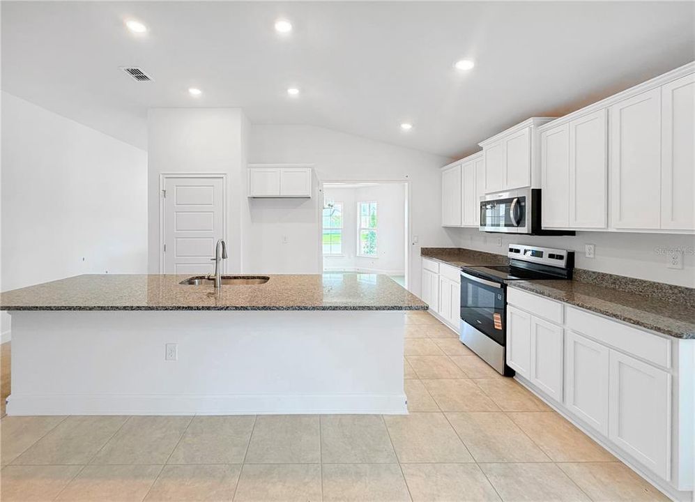 En Venta: $406,900 (3 camas, 2 baños, 1780 Pies cuadrados)