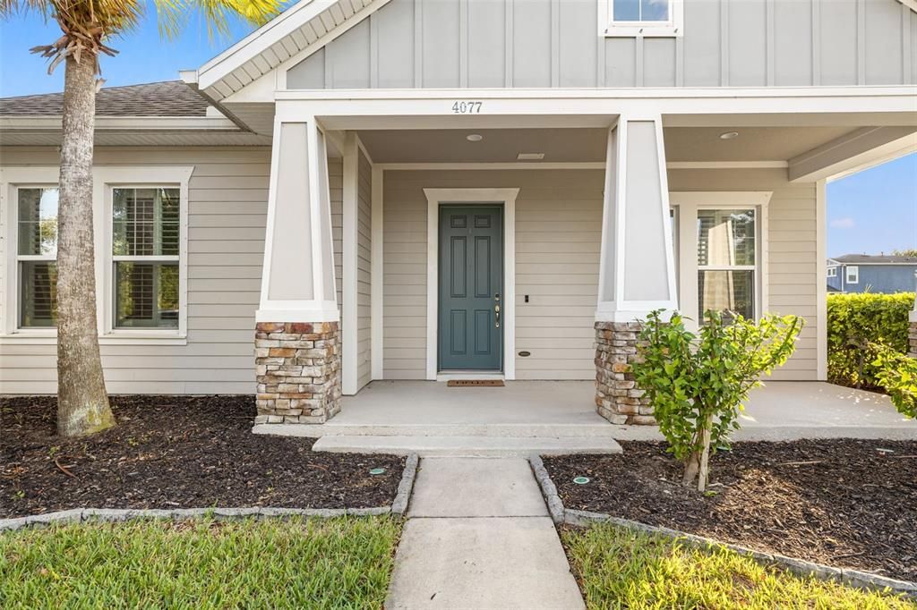 Active With Contract: $565,000 (3 beds, 3 baths, 2302 Square Feet)