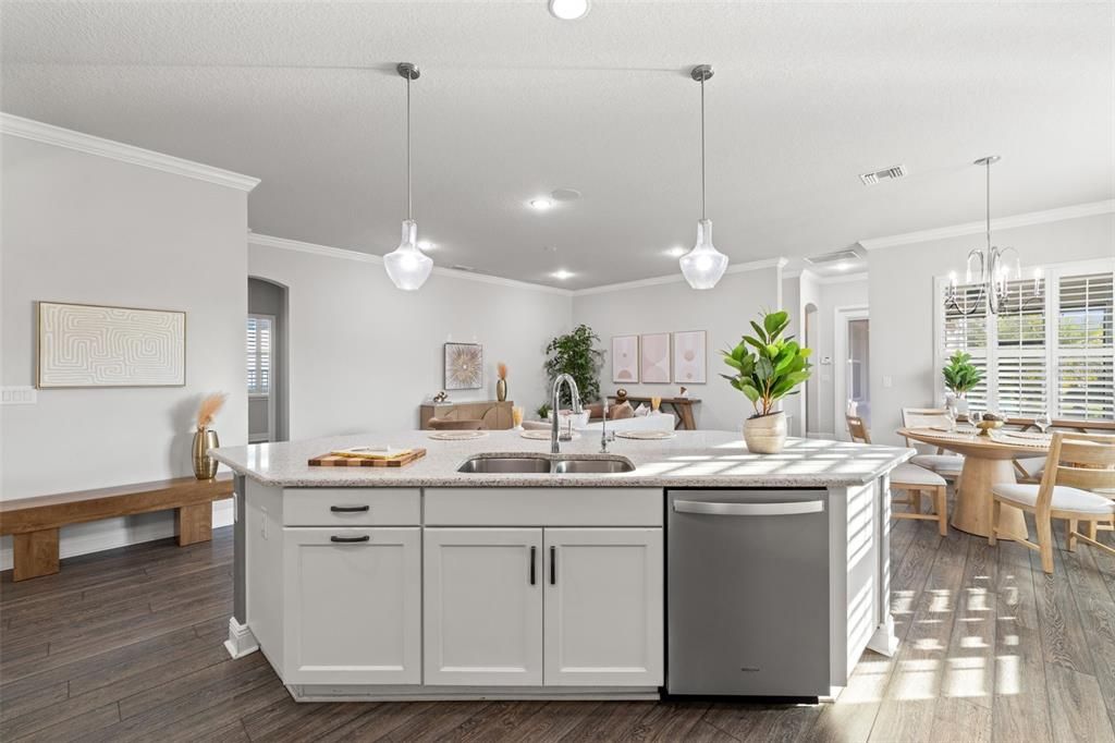 Active With Contract: $565,000 (3 beds, 3 baths, 2302 Square Feet)