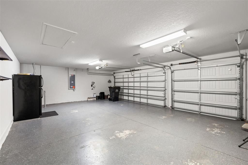 Active With Contract: $565,000 (3 beds, 3 baths, 2302 Square Feet)