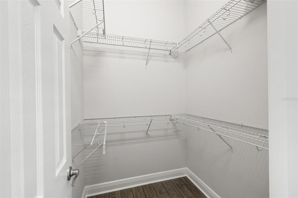 Active With Contract: $565,000 (3 beds, 3 baths, 2302 Square Feet)