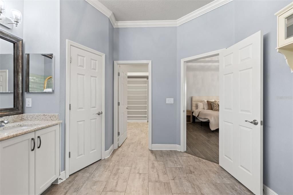Active With Contract: $565,000 (3 beds, 3 baths, 2302 Square Feet)