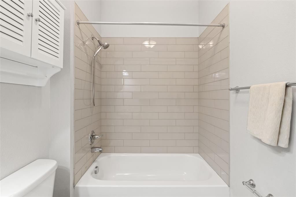 Active With Contract: $565,000 (3 beds, 3 baths, 2302 Square Feet)