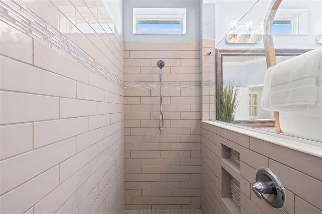 Active With Contract: $565,000 (3 beds, 3 baths, 2302 Square Feet)