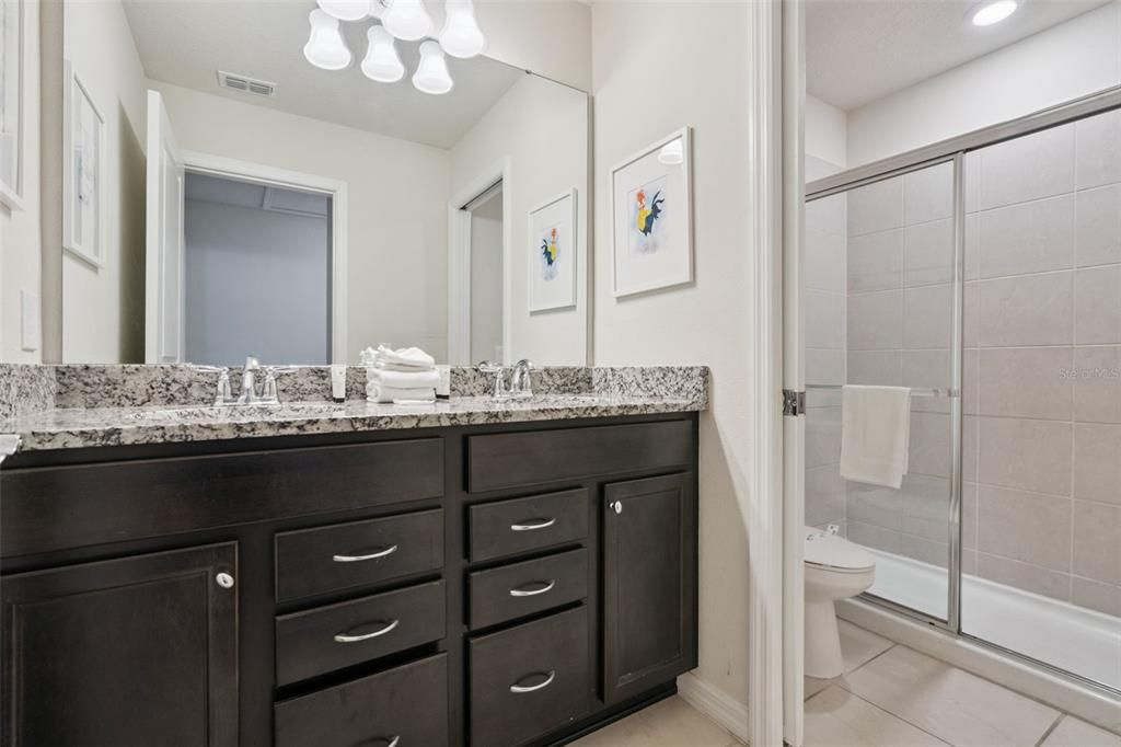 For Sale: $850,000 (10 beds, 8 baths, 4399 Square Feet)
