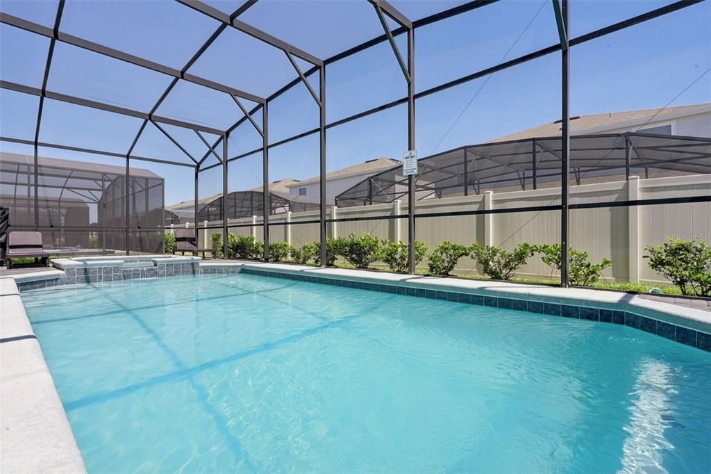 For Sale: $850,000 (10 beds, 8 baths, 4399 Square Feet)