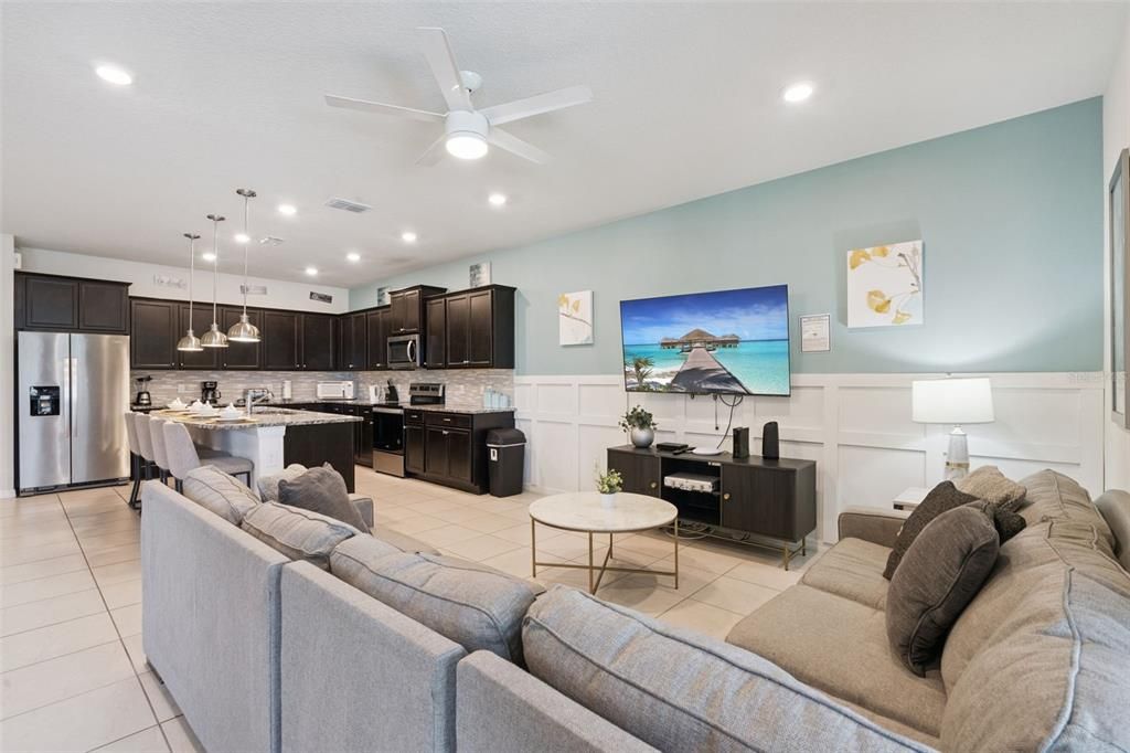 For Sale: $850,000 (10 beds, 8 baths, 4399 Square Feet)