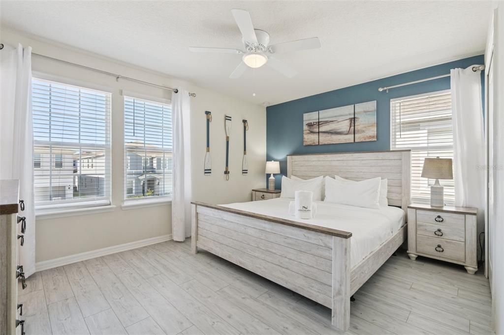 For Sale: $850,000 (10 beds, 8 baths, 4399 Square Feet)