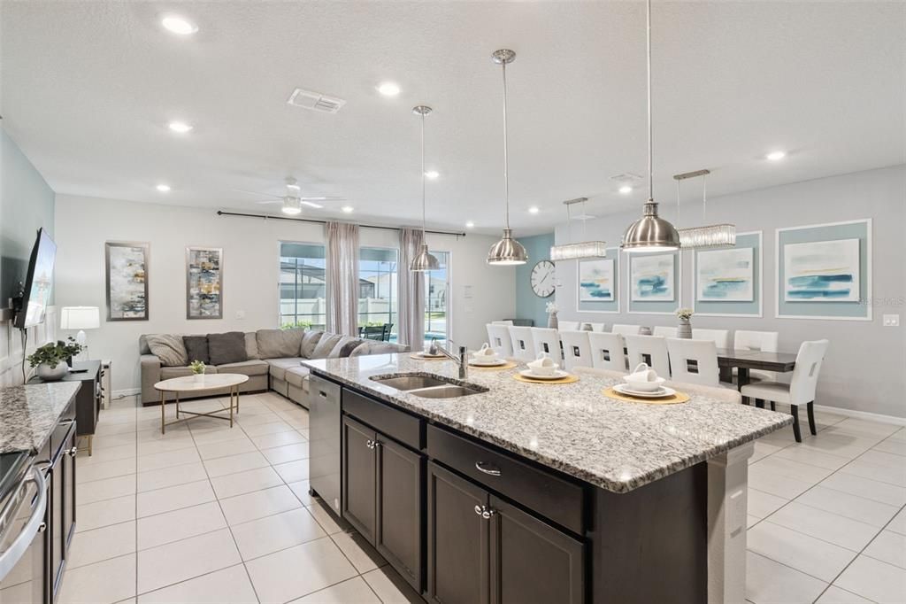 For Sale: $850,000 (10 beds, 8 baths, 4399 Square Feet)