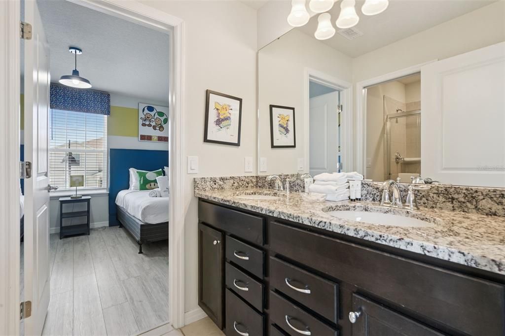 For Sale: $850,000 (10 beds, 8 baths, 4399 Square Feet)