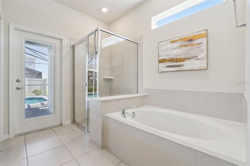 For Sale: $850,000 (10 beds, 8 baths, 4399 Square Feet)