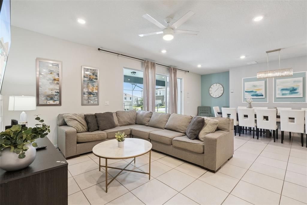 For Sale: $850,000 (10 beds, 8 baths, 4399 Square Feet)
