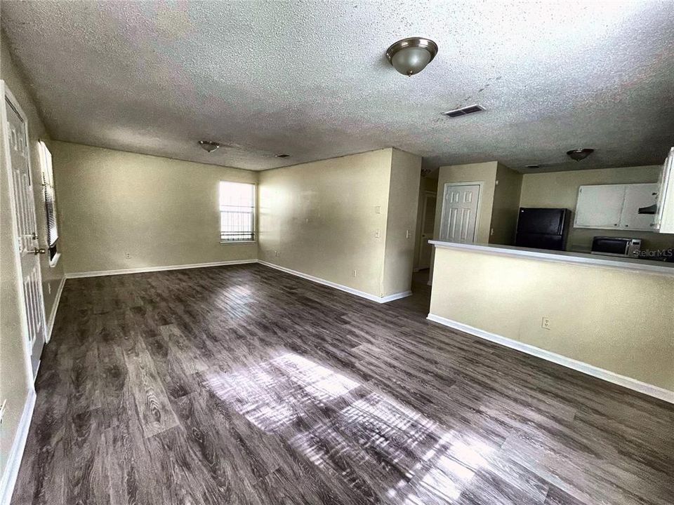For Sale: $105,000 (3 beds, 2 baths, 1143 Square Feet)