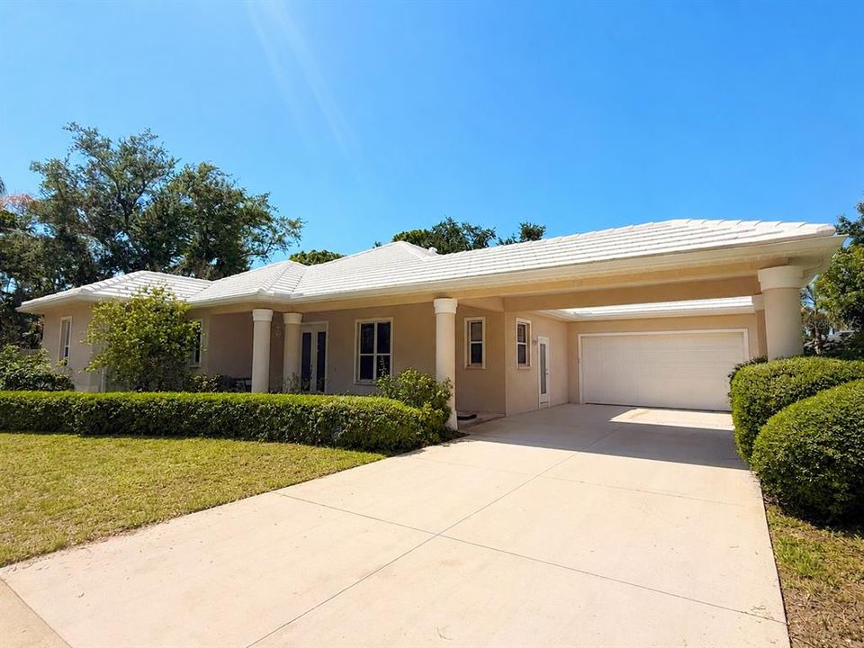Activo con contrato: $609,900 (3 camas, 2 baños, 2047 Pies cuadrados)
