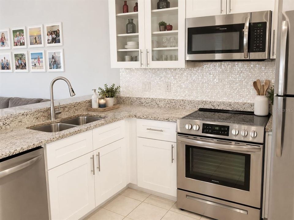 Activo con contrato: $609,900 (3 camas, 2 baños, 2047 Pies cuadrados)