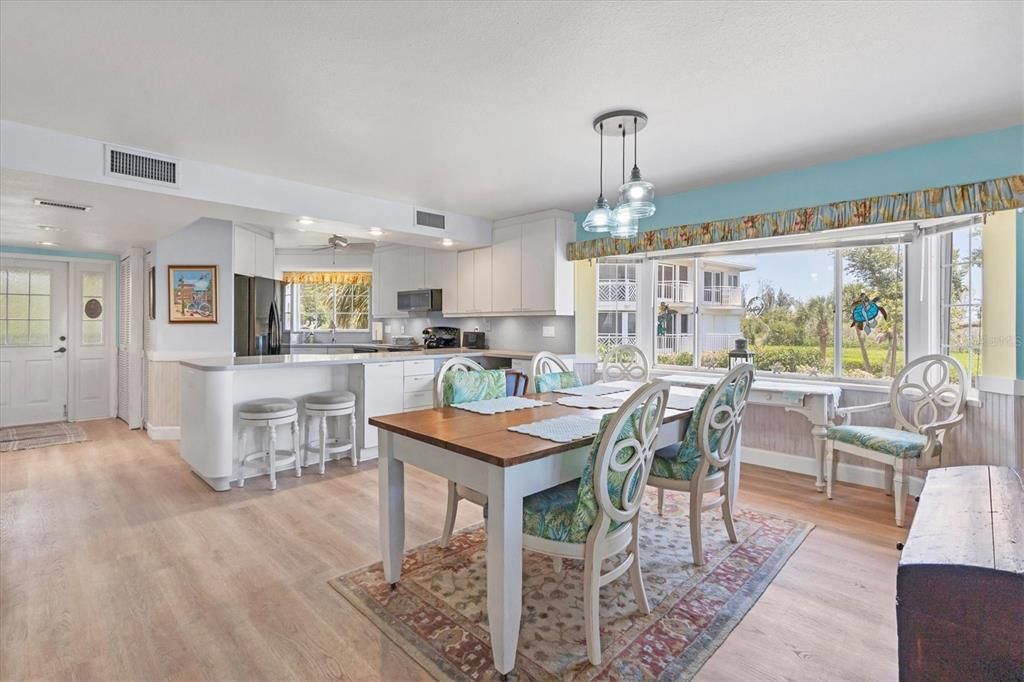 For Sale: $719,000 (2 beds, 2 baths, 1287 Square Feet)
