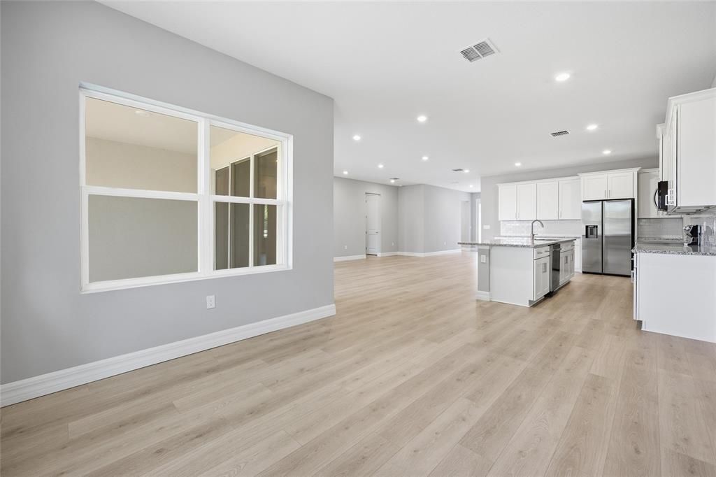 En Venta: $494,500 (4 camas, 3 baños, 2478 Pies cuadrados)