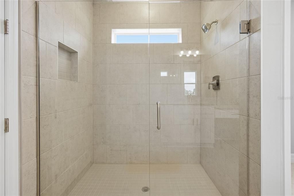 En Venta: $494,500 (4 camas, 3 baños, 2478 Pies cuadrados)