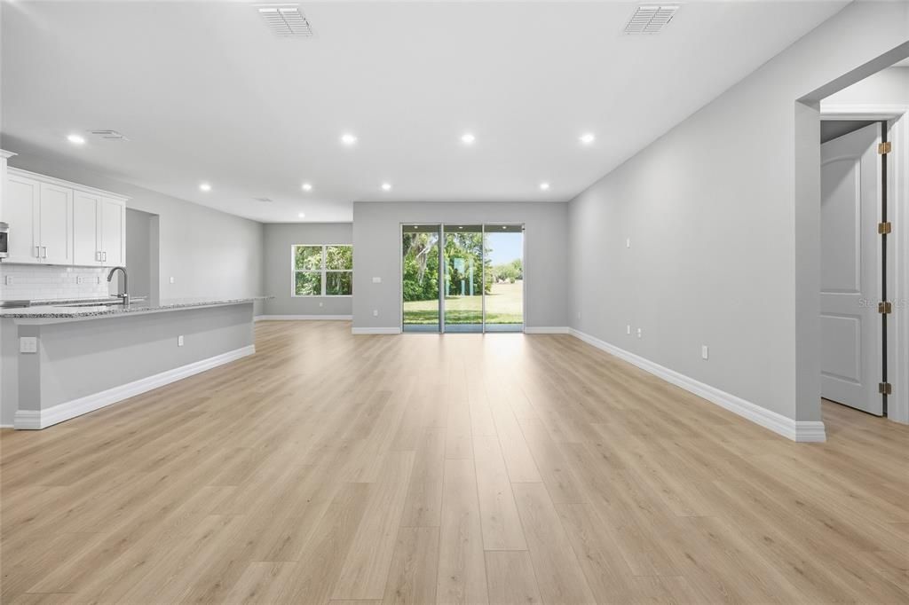 En Venta: $494,500 (4 camas, 3 baños, 2478 Pies cuadrados)
