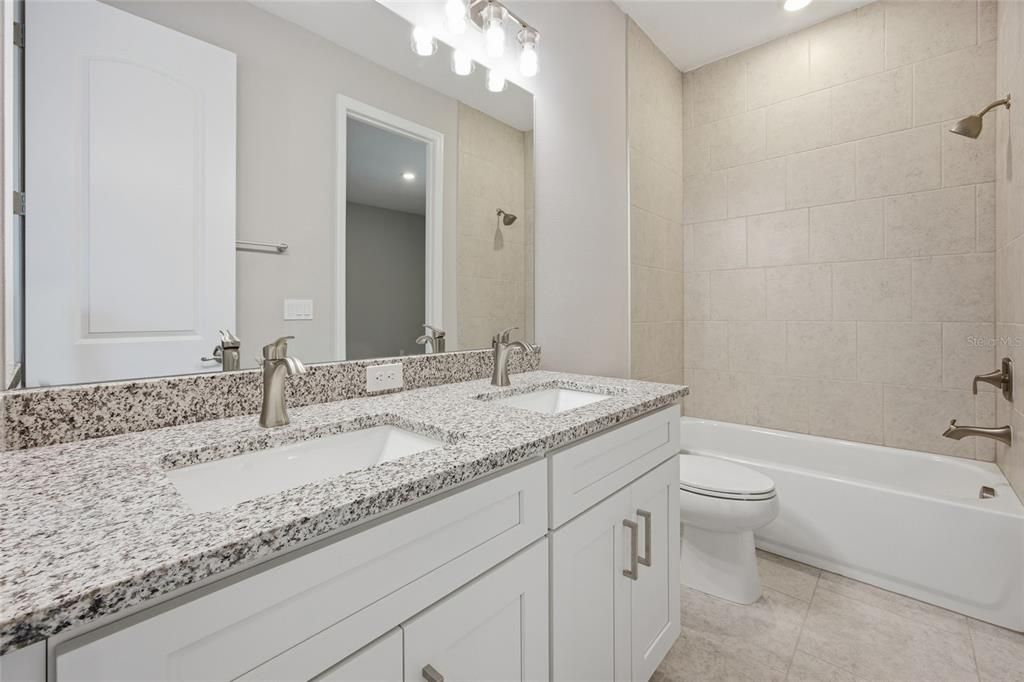 En Venta: $494,500 (4 camas, 3 baños, 2478 Pies cuadrados)
