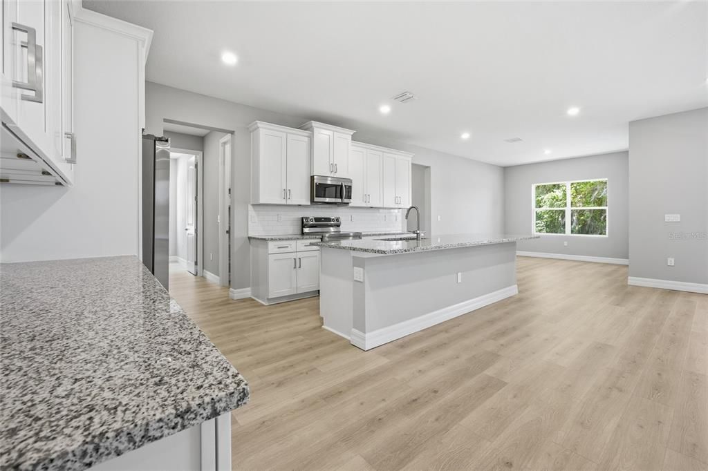 En Venta: $494,500 (4 camas, 3 baños, 2478 Pies cuadrados)