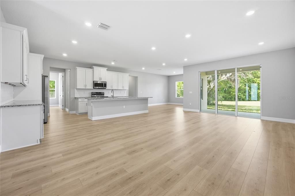 En Venta: $494,500 (4 camas, 3 baños, 2478 Pies cuadrados)