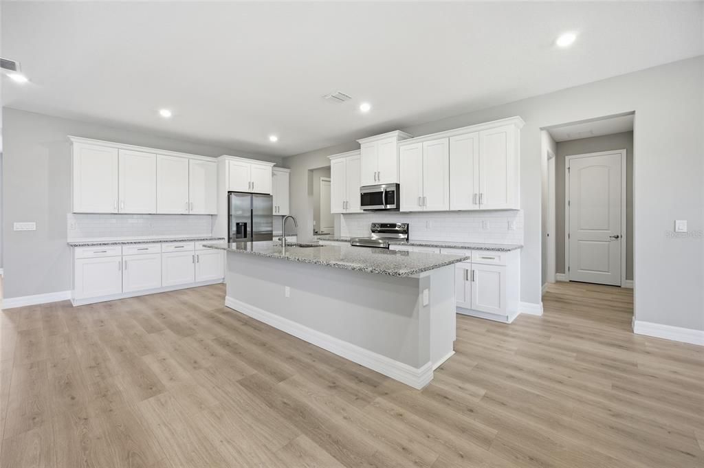 En Venta: $494,500 (4 camas, 3 baños, 2478 Pies cuadrados)