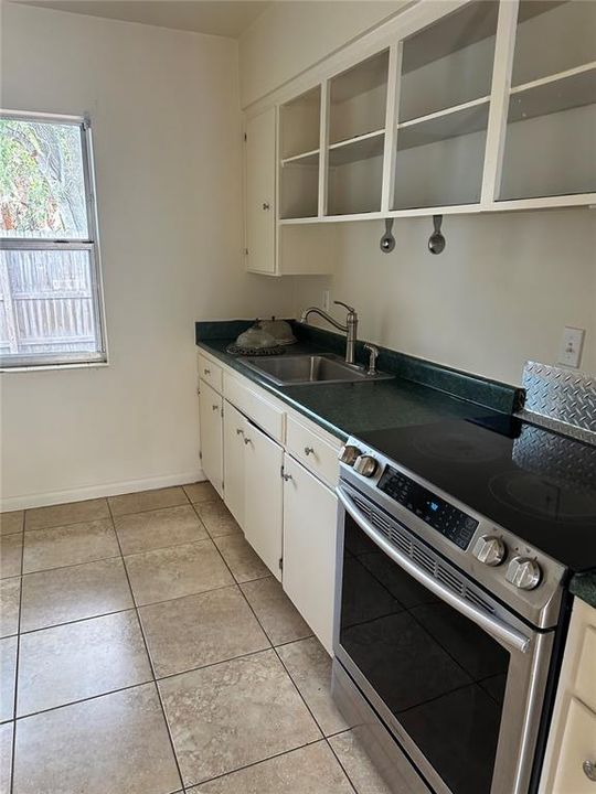 Active With Contract: $660,000 (4 beds, 0 baths, 1624 Square Feet)