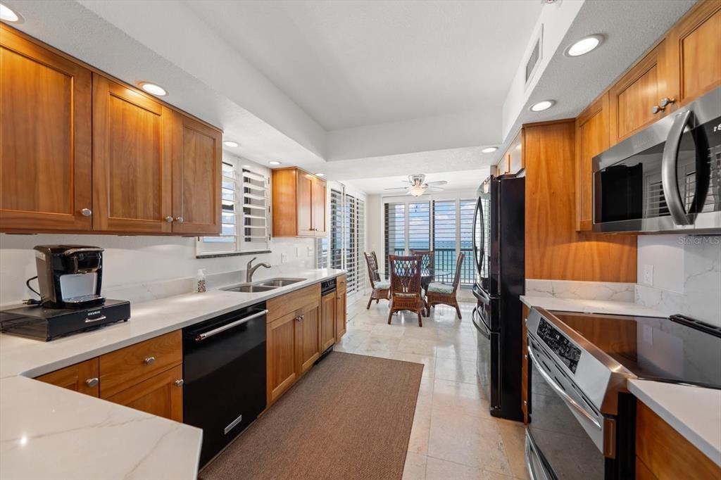 For Sale: $995,000 (2 beds, 2 baths, 1610 Square Feet)