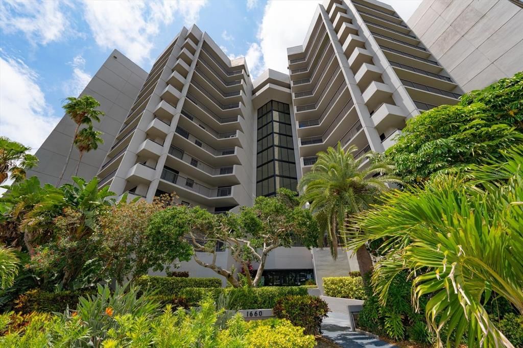 For Sale: $995,000 (2 beds, 2 baths, 1610 Square Feet)