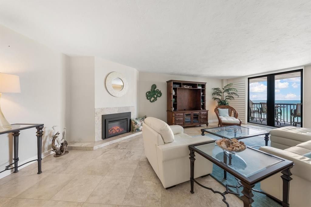 For Sale: $995,000 (2 beds, 2 baths, 1610 Square Feet)