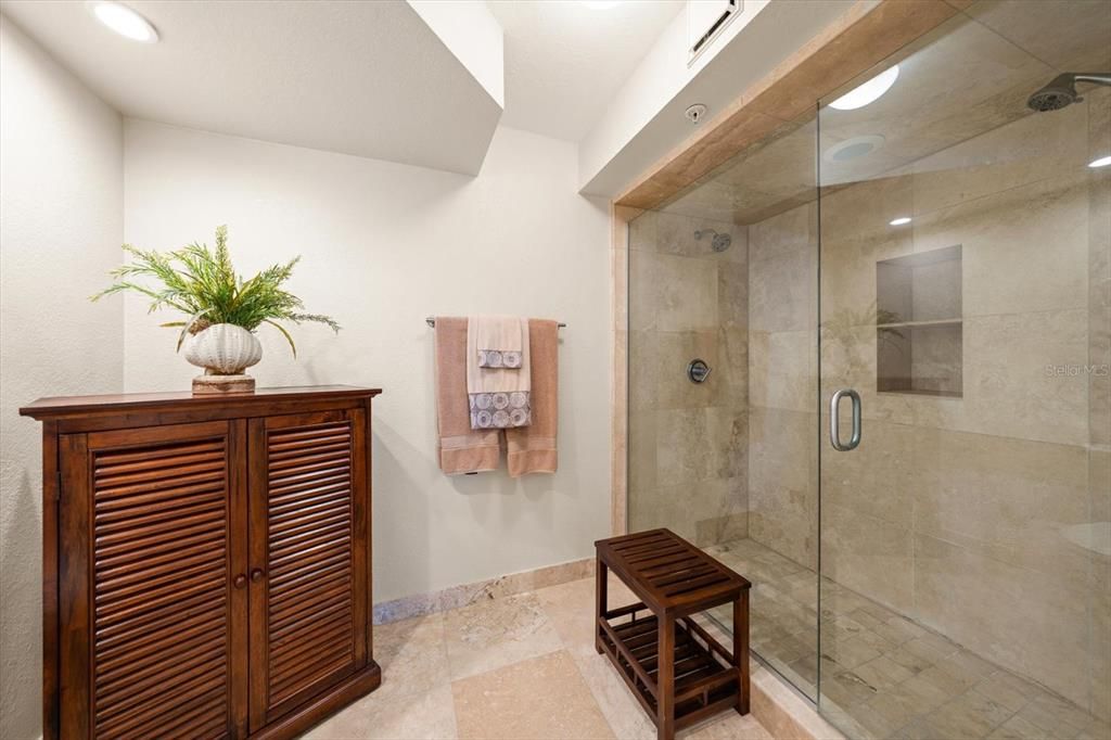 For Sale: $995,000 (2 beds, 2 baths, 1610 Square Feet)