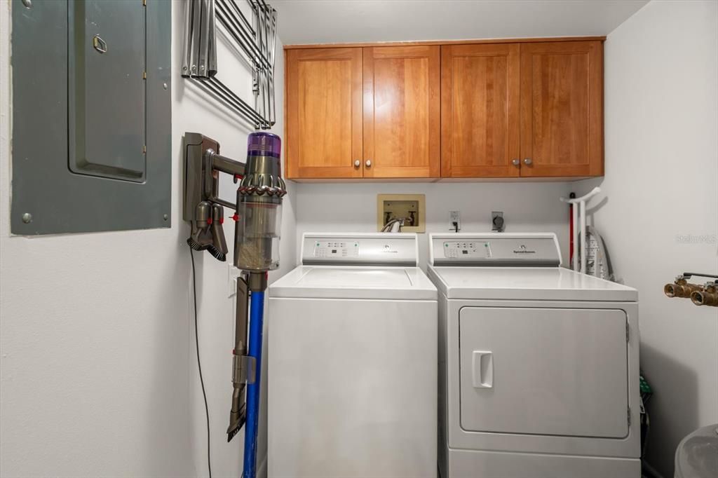 For Sale: $995,000 (2 beds, 2 baths, 1610 Square Feet)