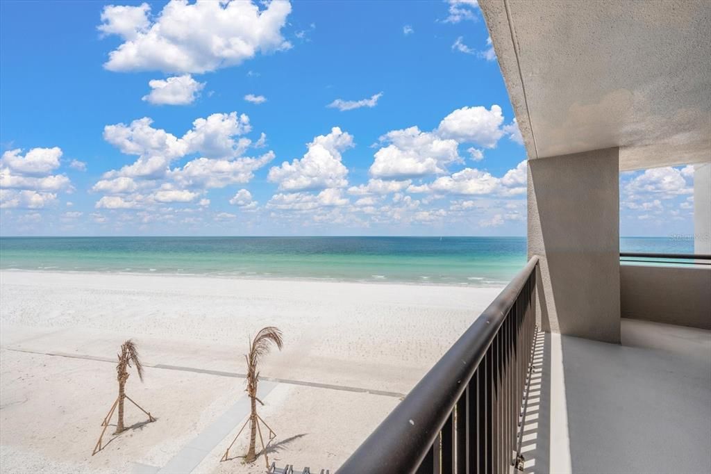 For Sale: $995,000 (2 beds, 2 baths, 1610 Square Feet)