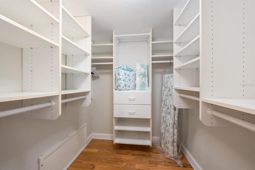 For Sale: $995,000 (2 beds, 2 baths, 1610 Square Feet)