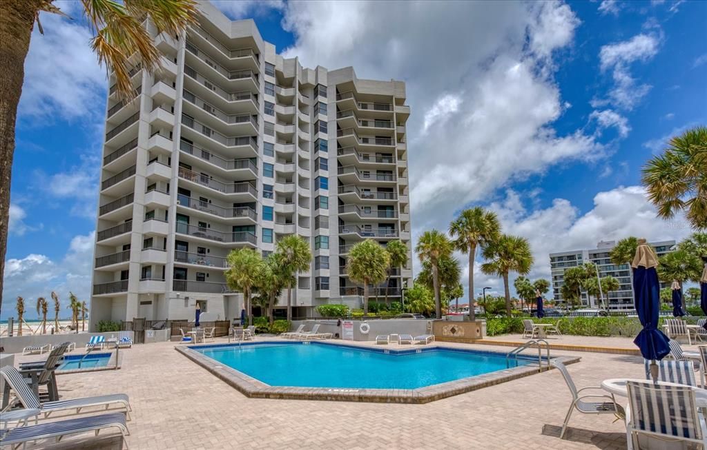 For Sale: $995,000 (2 beds, 2 baths, 1610 Square Feet)