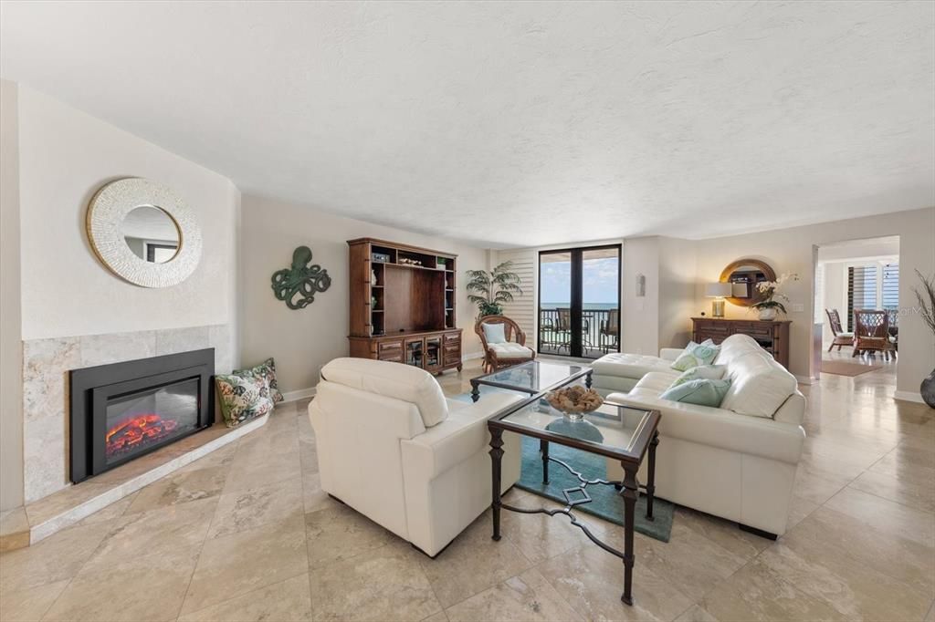 For Sale: $995,000 (2 beds, 2 baths, 1610 Square Feet)