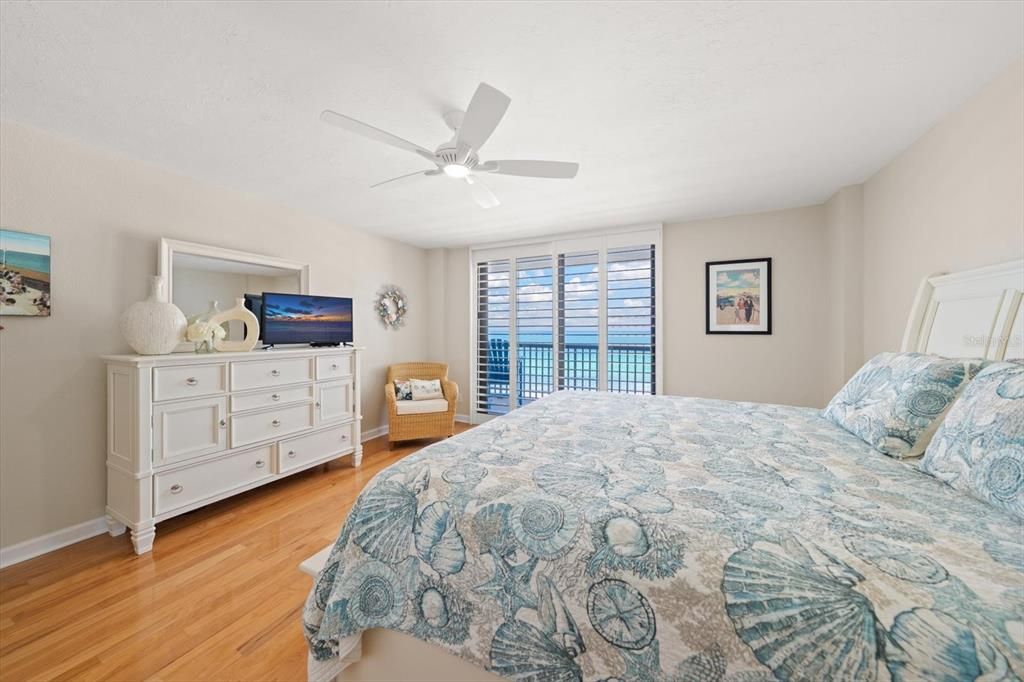 For Sale: $995,000 (2 beds, 2 baths, 1610 Square Feet)