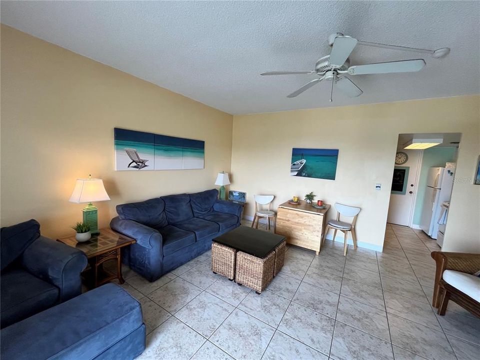 Active With Contract: $375,000 (2 beds, 1 baths, 1090 Square Feet)