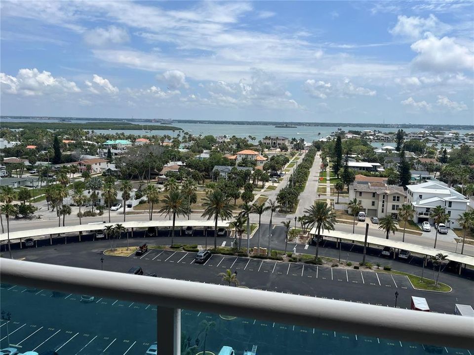 Active With Contract: $375,000 (2 beds, 1 baths, 1090 Square Feet)